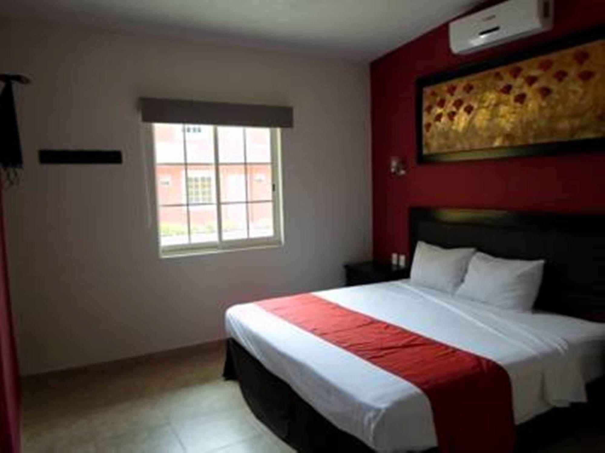 Hotel Montroi City Colima Exterior photo