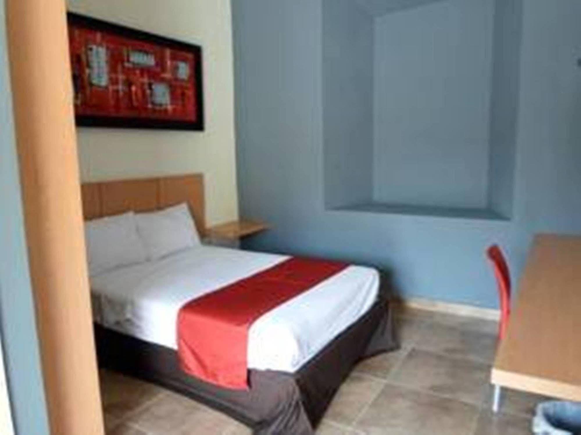 Hotel Montroi City Colima Exterior photo