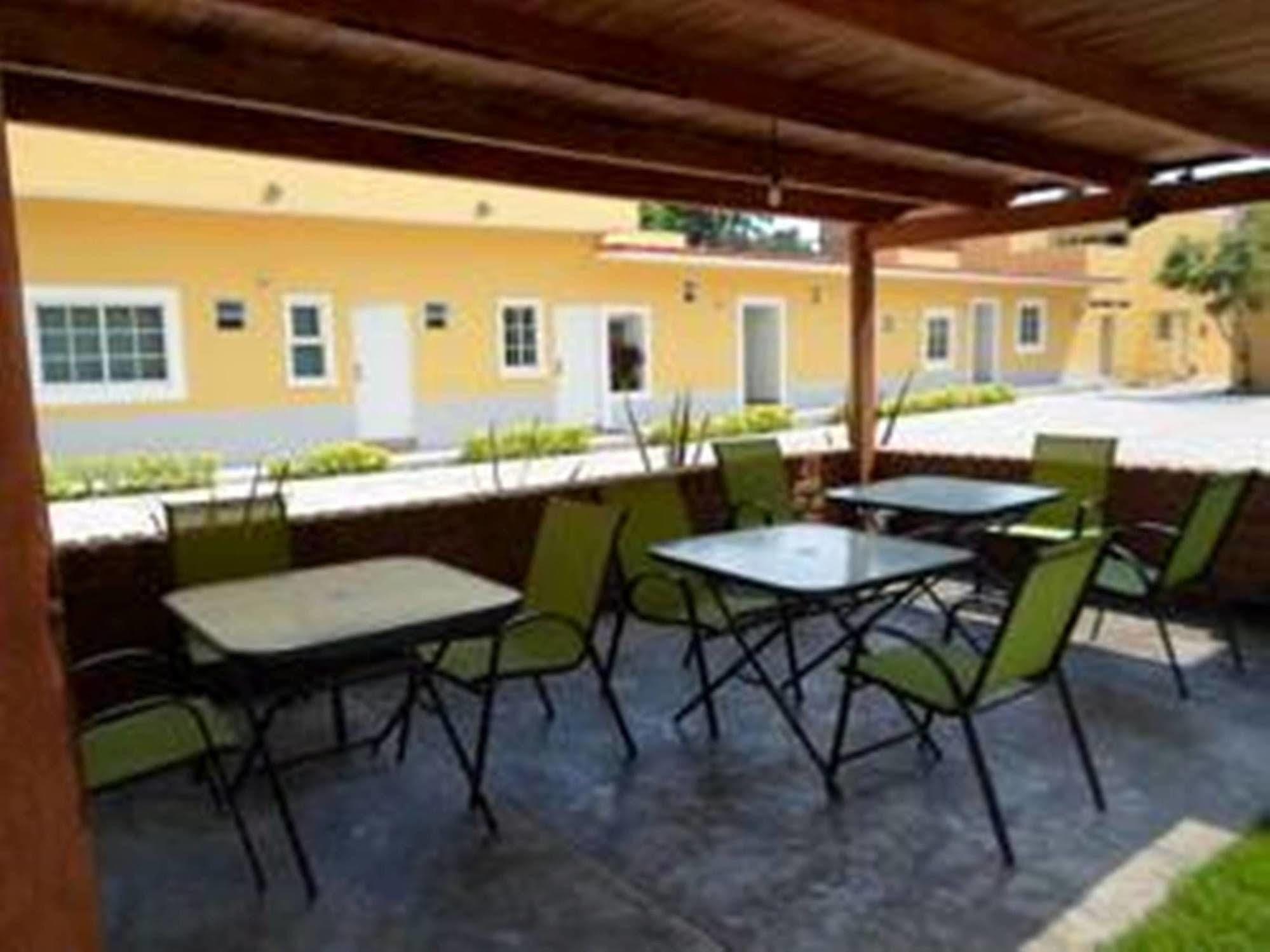 Hotel Montroi City Colima Exterior photo