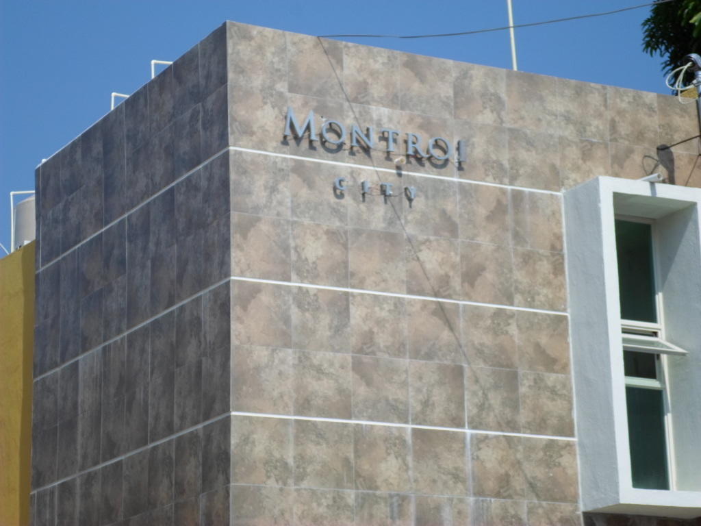 Hotel Montroi City Colima Exterior photo